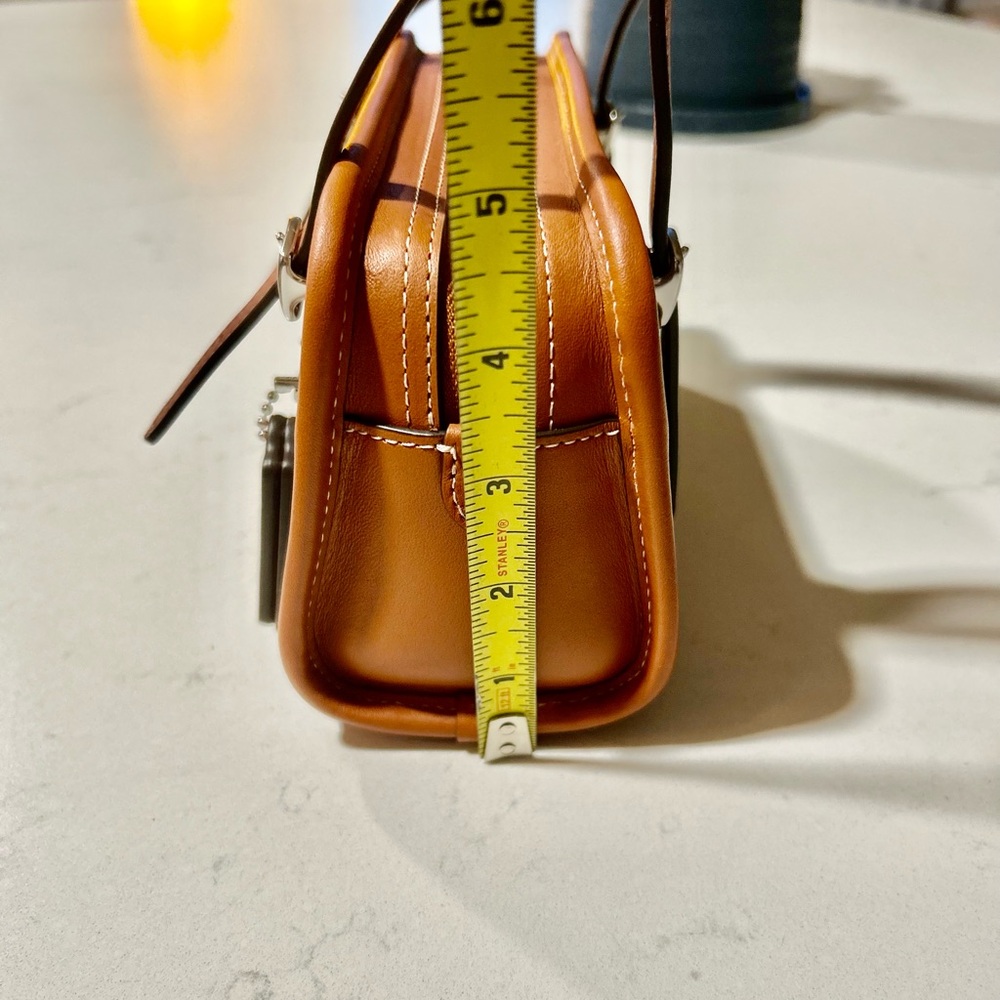 *AUTHENTIC*🍓COACH CRYSTAL SWING ZIP🍓NWOT - Picture 8 of 8